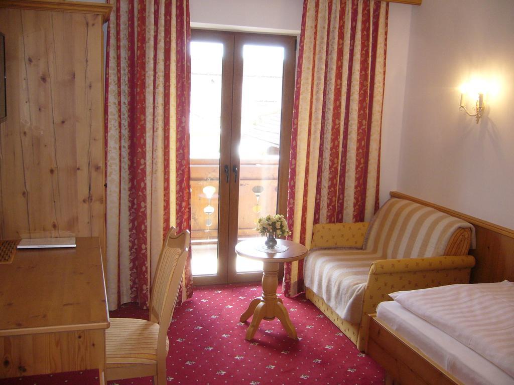 普法芬温克尔阿尔卑斯山酒店 派廷 客房 照片